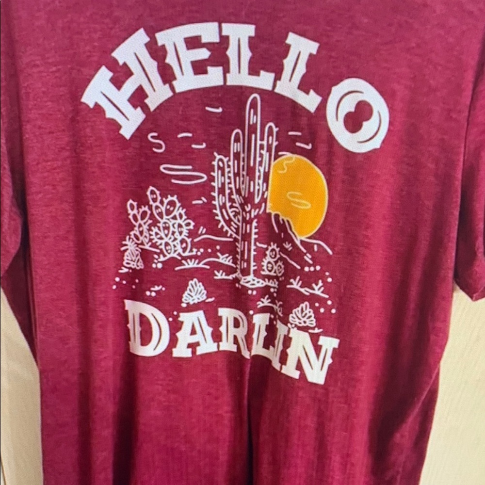Hello Darlin' Graphic T-Shirt